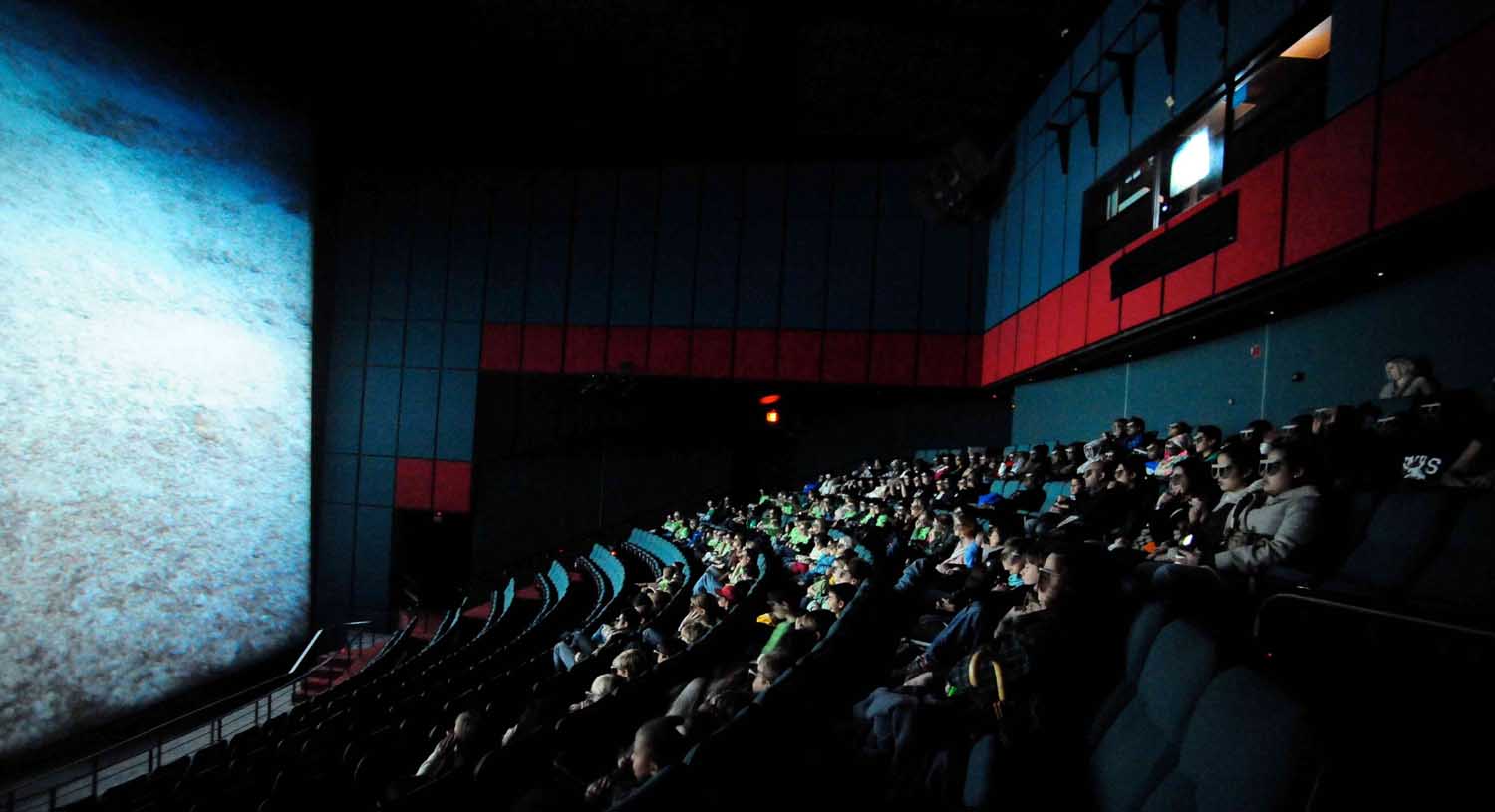 Giant Screen Theater Owners Ponder the Case for Digital ...