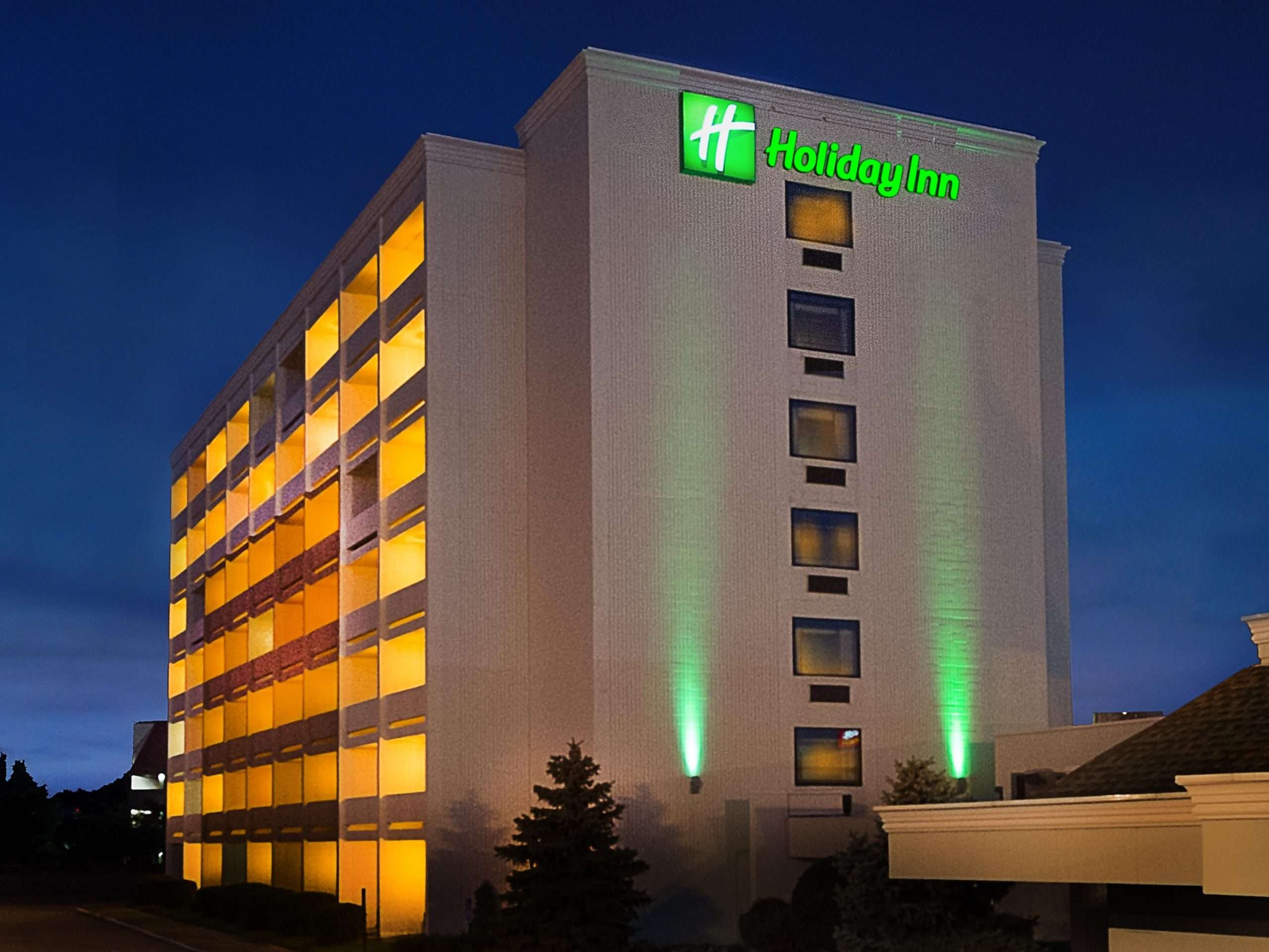 Hotels near St. Louis Zoo And Forest Park