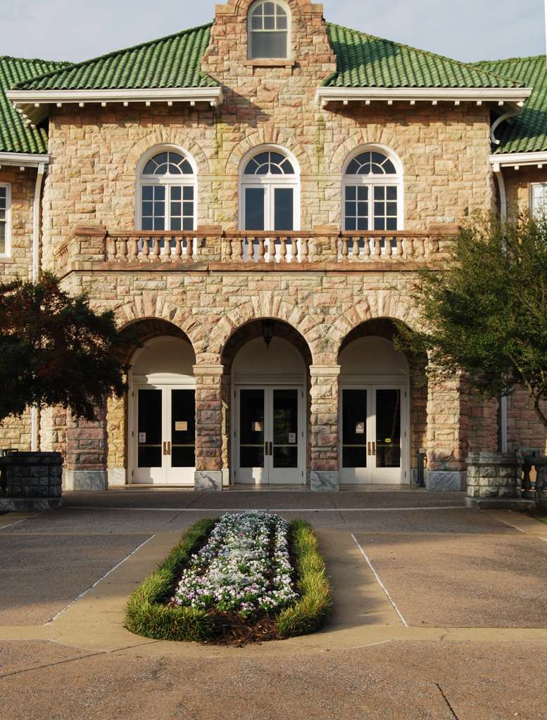 Memphis Pink Palace Museum