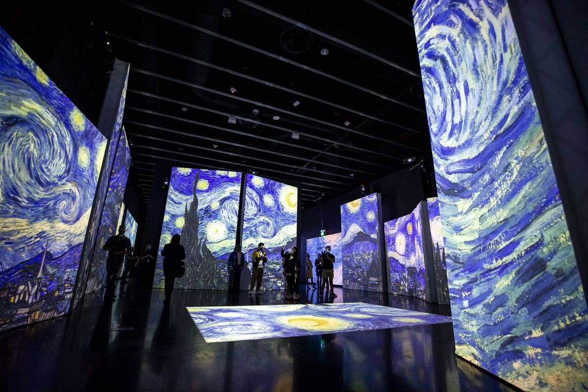 Pictures: " Van Gogh Alive"  at the Dali Museum
