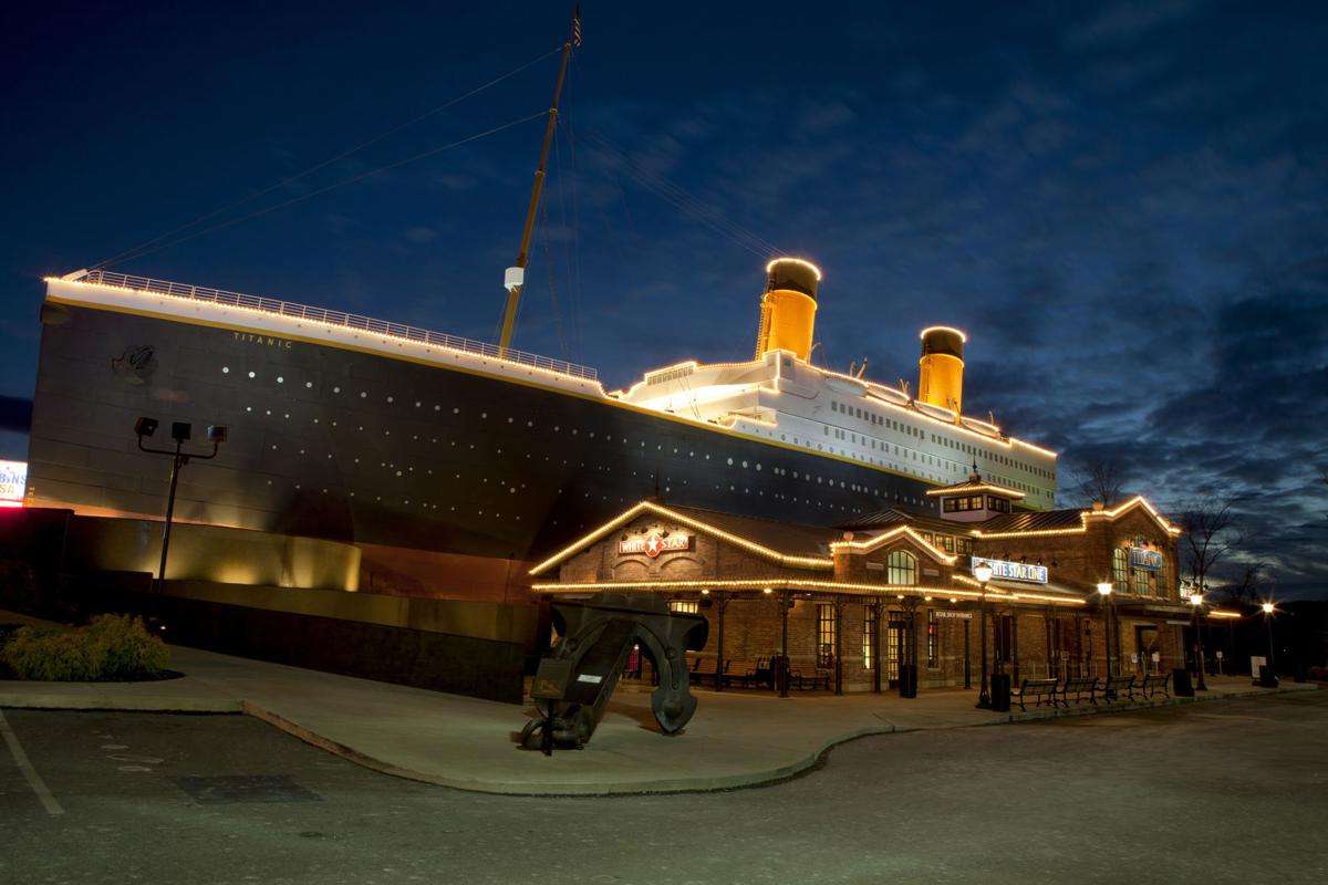 Pigeon Forge: Smoky Mountains are backdrop for shows, Titanic and ...