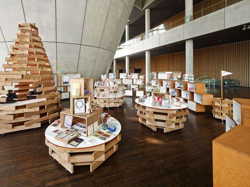 torafu architects cart souvenir shop at the national art ...